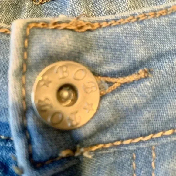 💜 3/25 BOB(Fashion Nova Designer) light blue distressed jeans - Picture 3 of 6